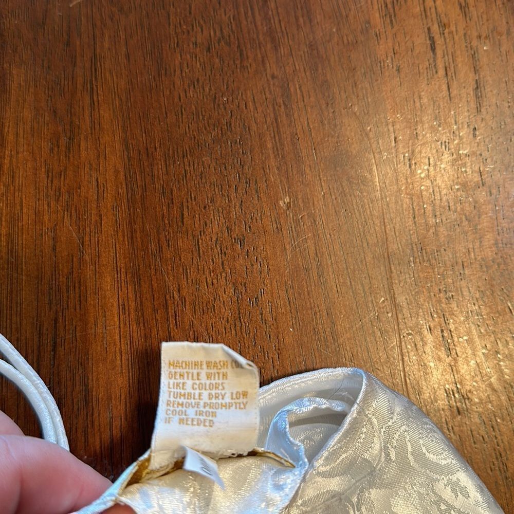 Victoria's Secret Ivory Lace Slip Chemise - Picture 4 of 4